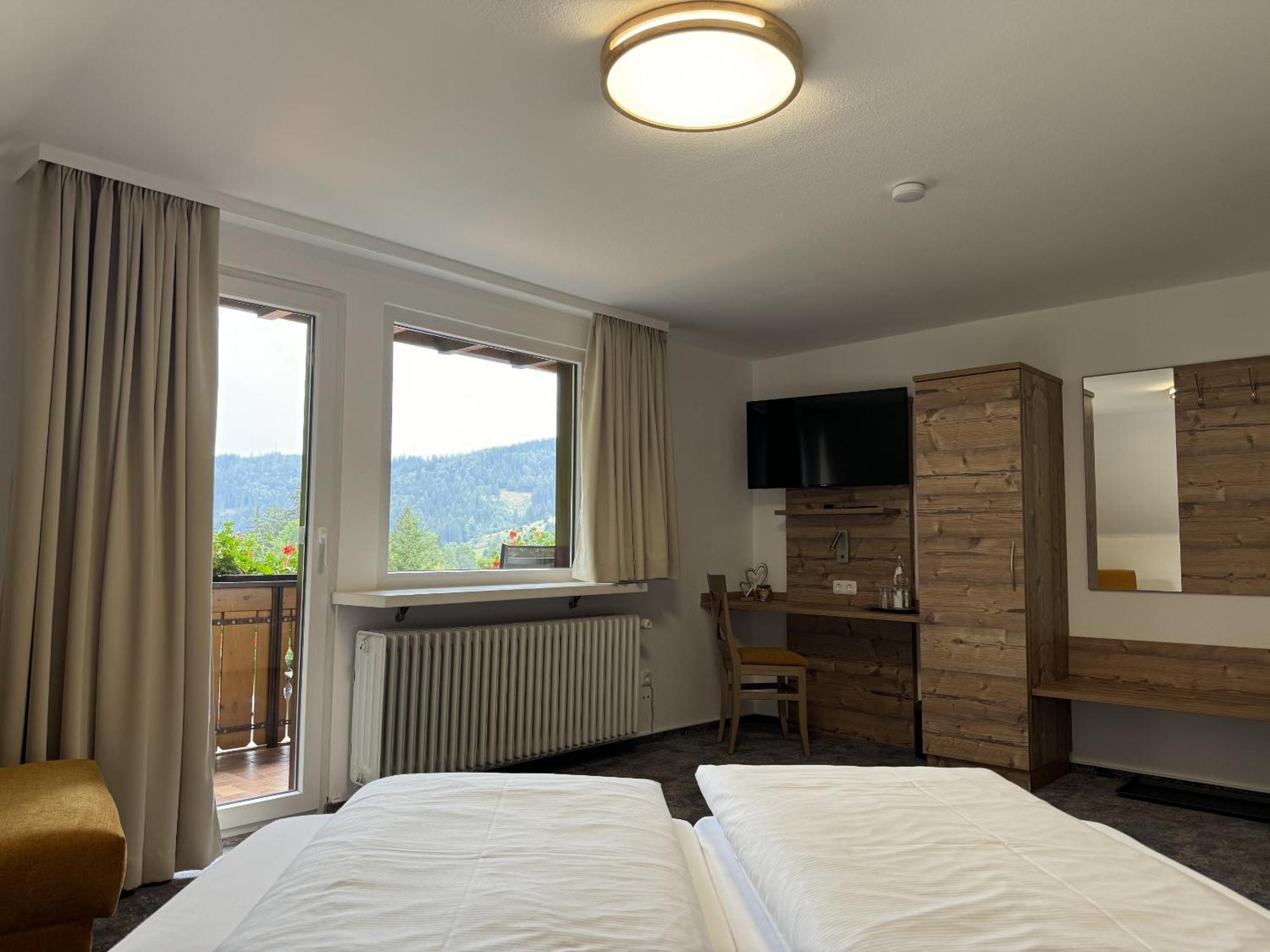 Hotel Silberfelsen Menzenschwand Exterior foto